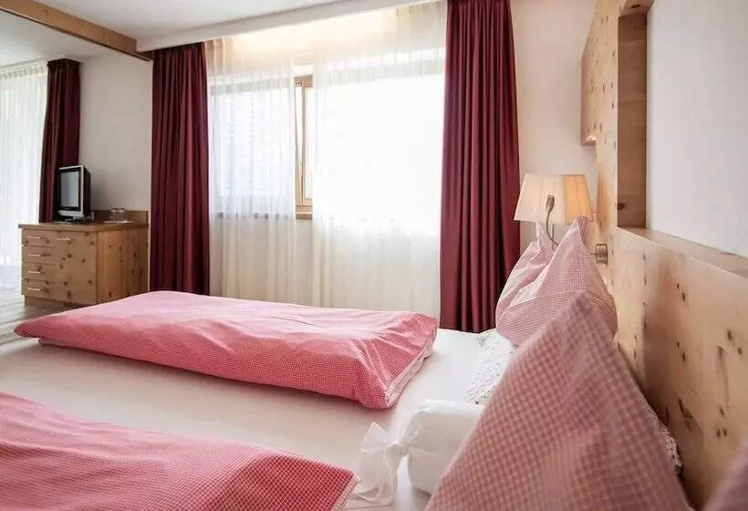 Alpine Hotel Ciasa Lara