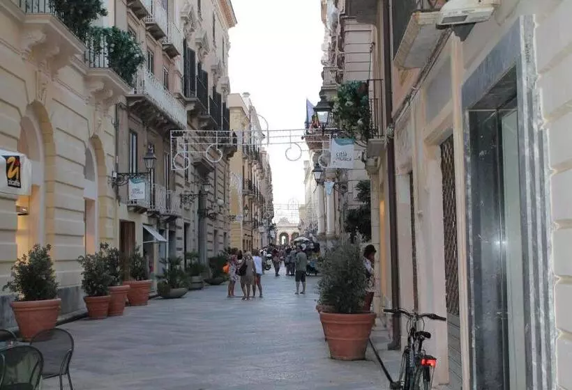 ベッドアンドブレックファースト Torrearsa 17