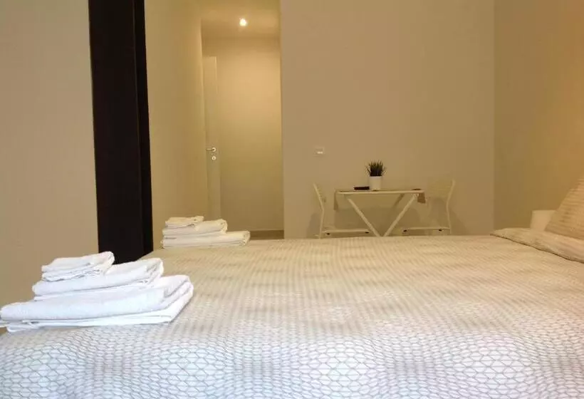 ベッドアンドブレックファースト Torrearsa 17