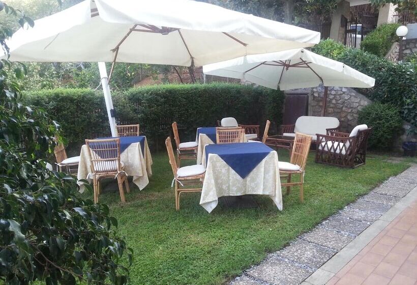 مبيت وإفطار Villa Betta