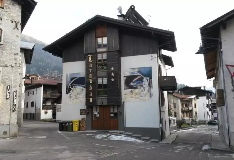 Hotelli Albergo Meuble Tarandan