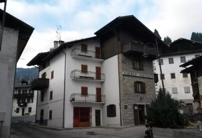 Hotelli Albergo Meuble Tarandan