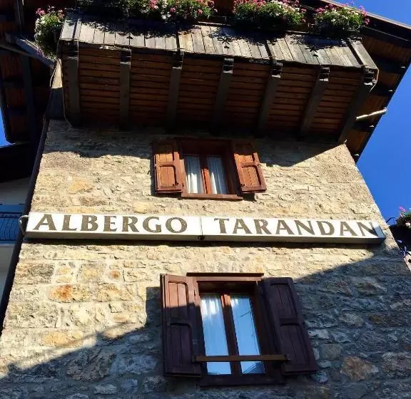 Hotelli Albergo Meuble Tarandan