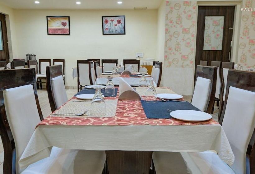 酒店 Amrit Manthan