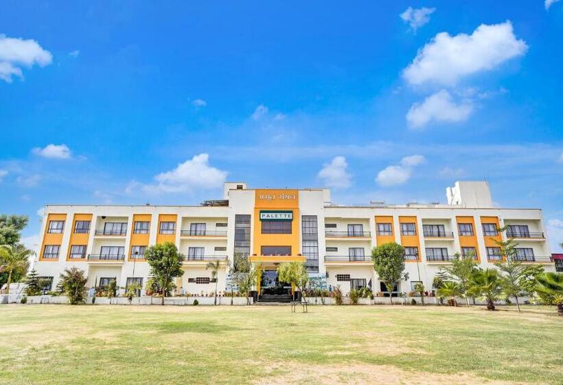 酒店 Amrit Manthan