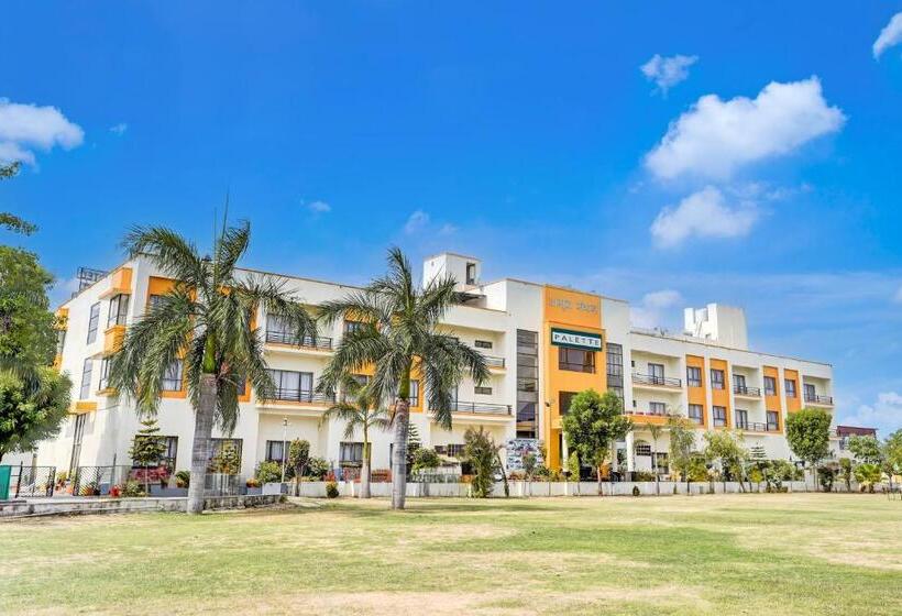 酒店 Amrit Manthan