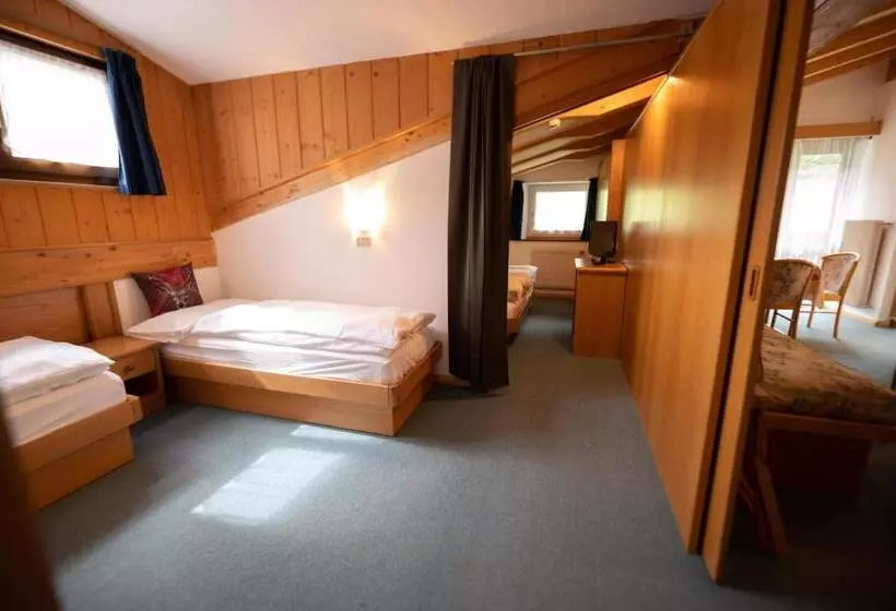 Hotelli Appartamenti Arnica