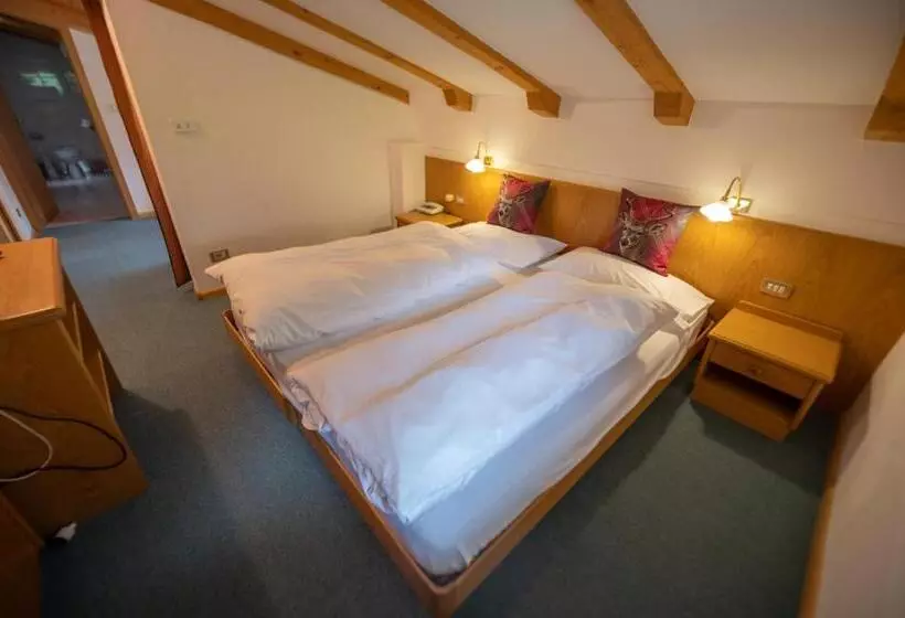 Hotelli Appartamenti Arnica