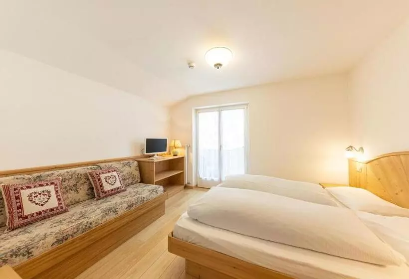 Hotelli Appartamenti Arnica