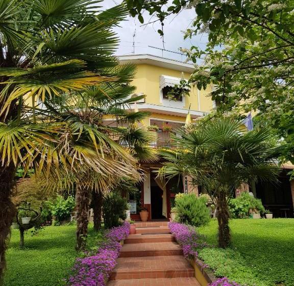 בית מלון כפרי Due Fontane