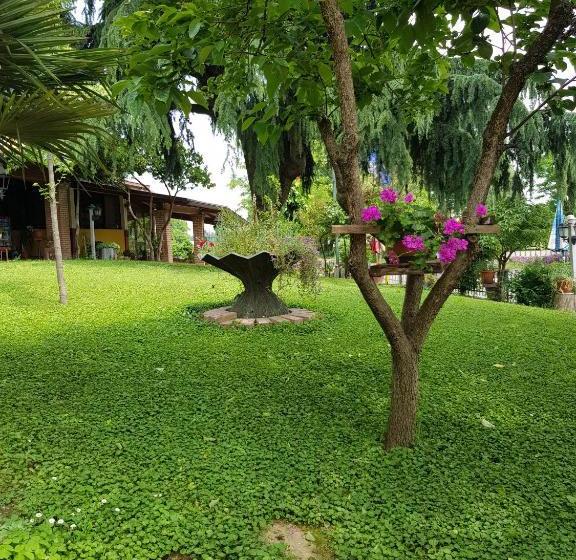 בית מלון כפרי Due Fontane