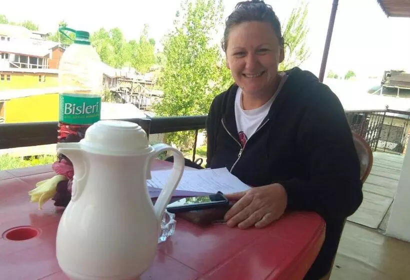 Hotelli Howrah Guest House