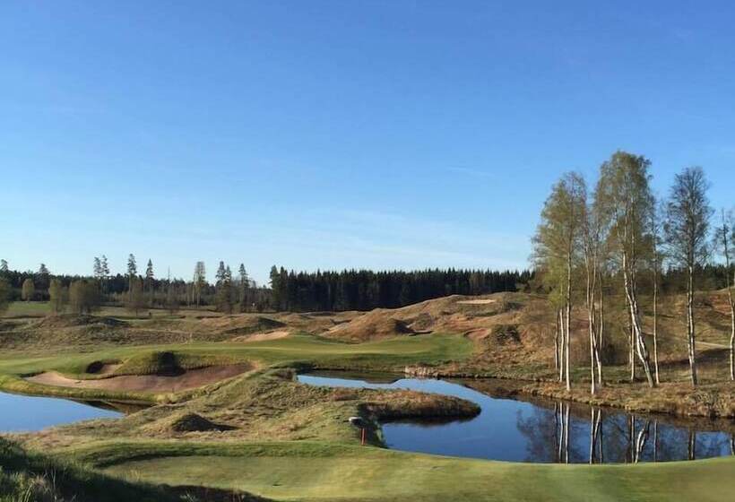 Отель Sand Golf Club