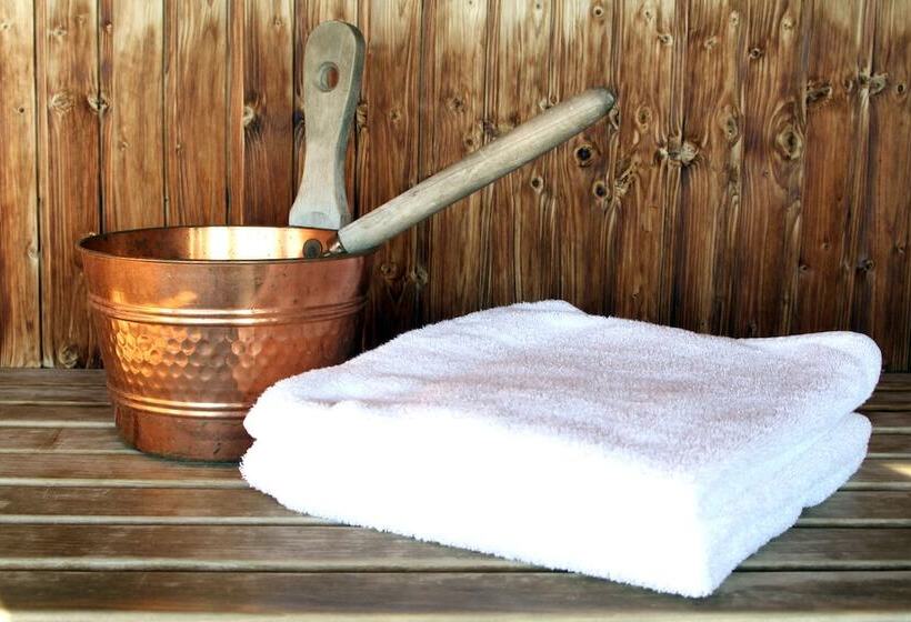 Отель Sand Golf Club