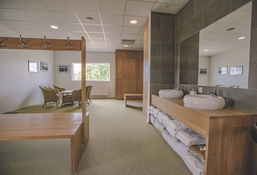 Отель Sand Golf Club