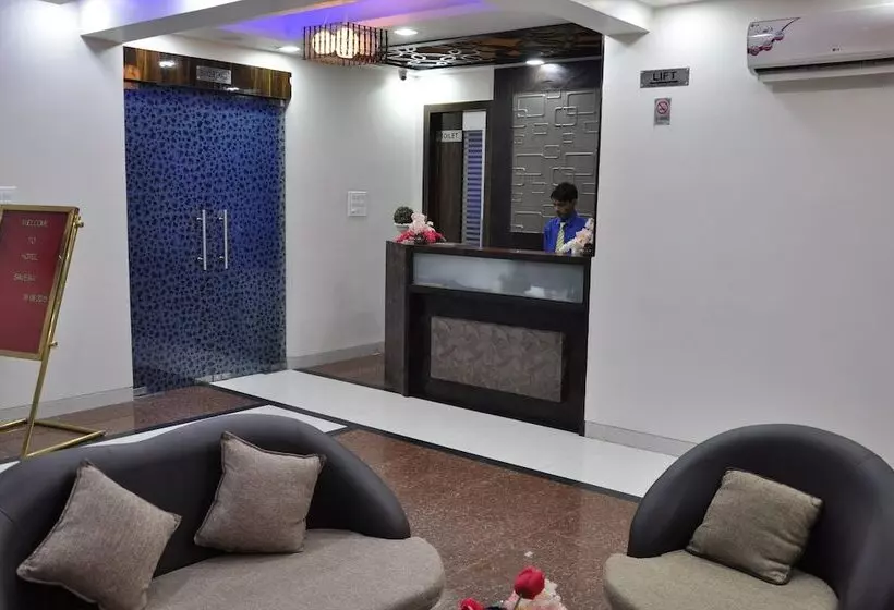 هتل Savera A Business Luxury