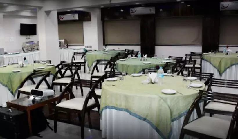 هتل Savera A Business Luxury