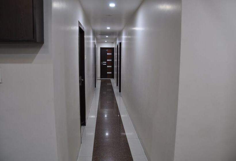 호텔 Savera A Business Luxury