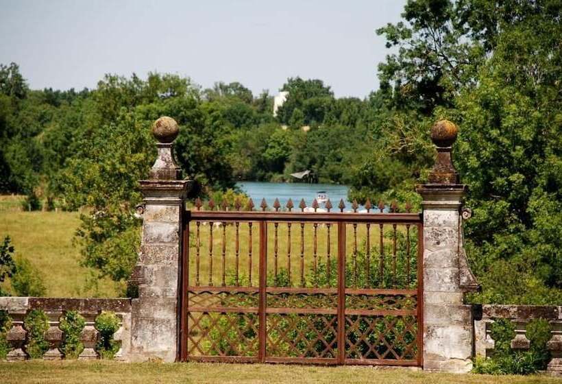 مبيت وإفطار Château De Panloy