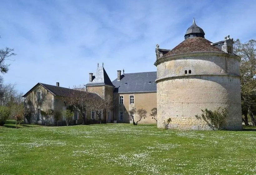 ベッドアンドブレックファースト Château De Panloy