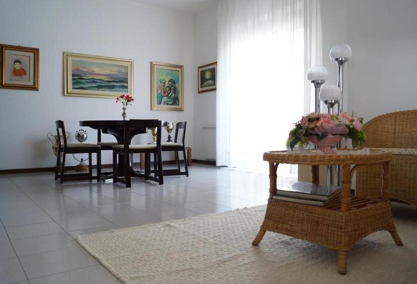 تختخواب و صبحانه Il Melograno