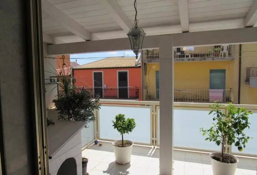 تختخواب و صبحانه La Voce Del Violino