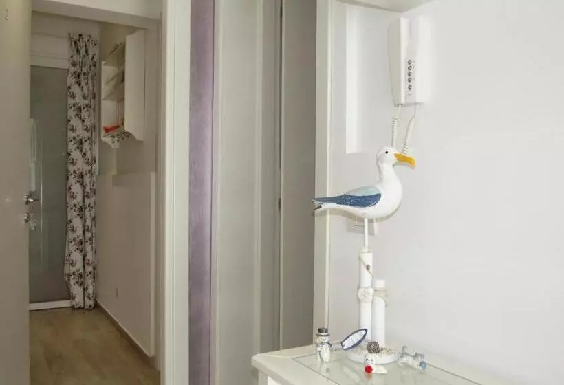 تختخواب و صبحانه La Voce Del Violino