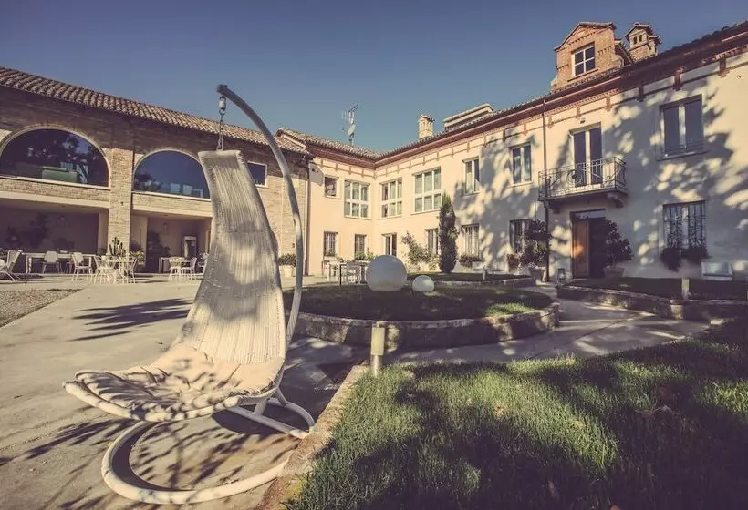 تختخواب و صبحانه Langhe Country House