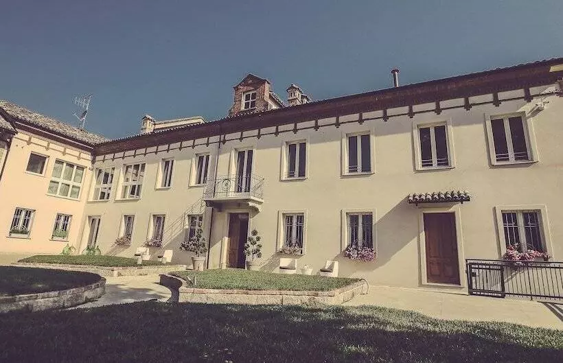 تختخواب و صبحانه Langhe Country House