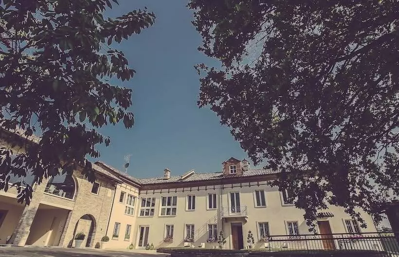 تختخواب و صبحانه Langhe Country House