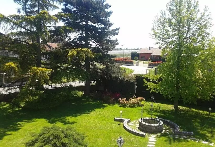 Aamiaismajoitus (B&B) Villa Ceirano