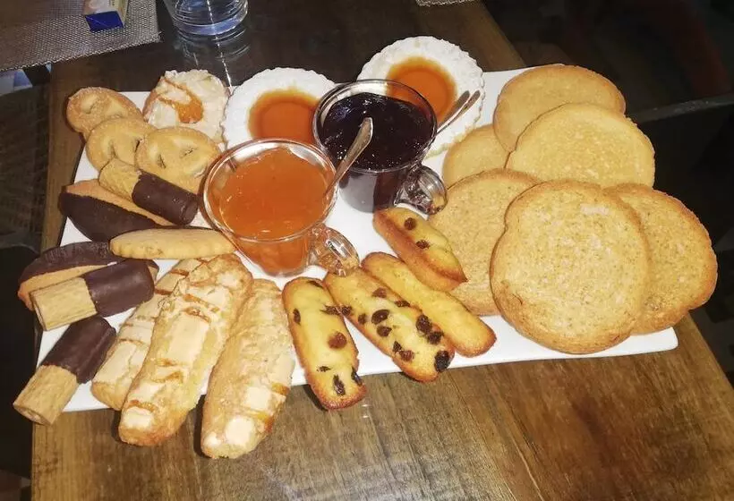 Aamiaismajoitus (B&B) Villa Ceirano