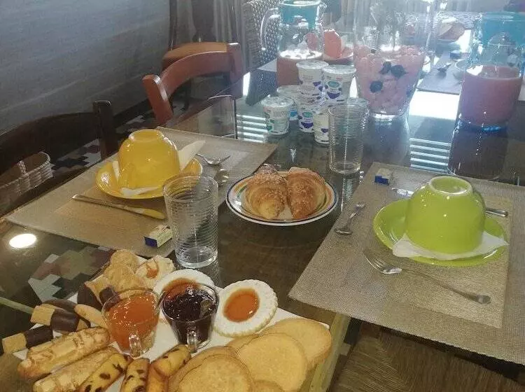 Aamiaismajoitus (B&B) Villa Ceirano