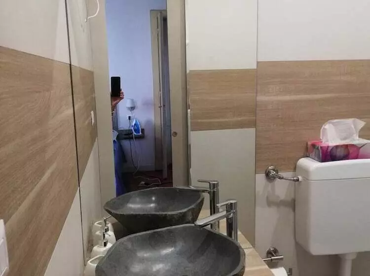 Aamiaismajoitus (B&B) Villa Ceirano