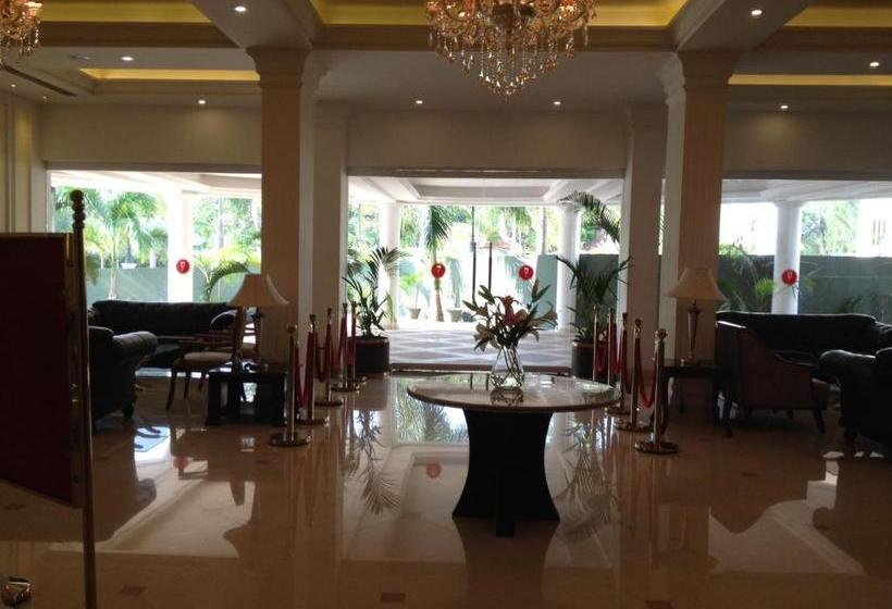 בית מלון כפרי Camelot