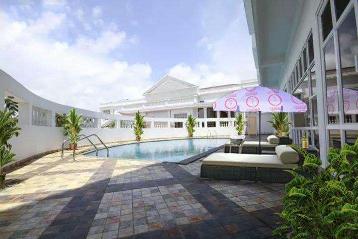 בית מלון כפרי Camelot