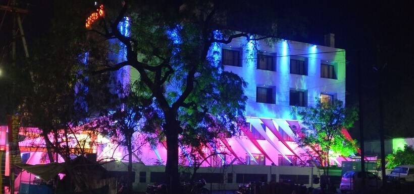 בית מלון כפרי Castle Inn