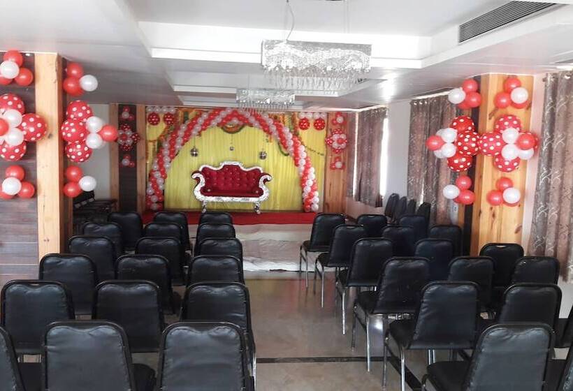 בית מלון כפרי Castle Inn