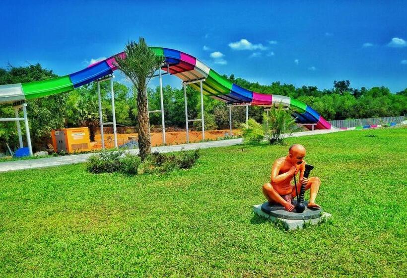 Uva Meridian Bay Resort & Spa