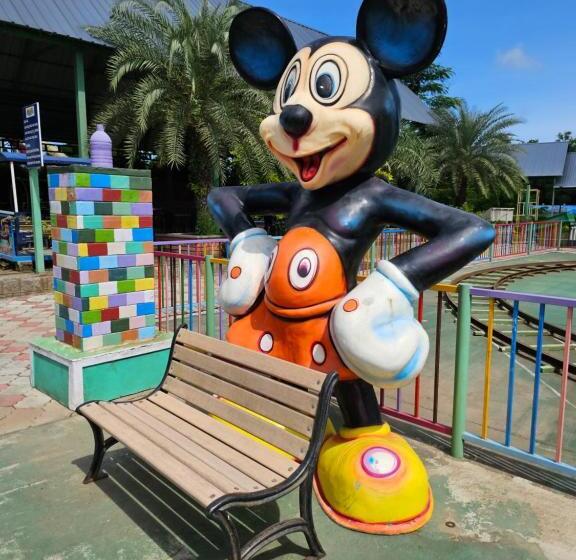 Uva Meridian Bay Resort & Spa