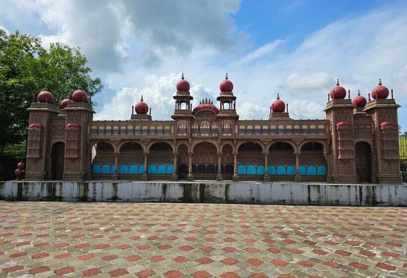 Uva Meridian Bay Resort & Spa