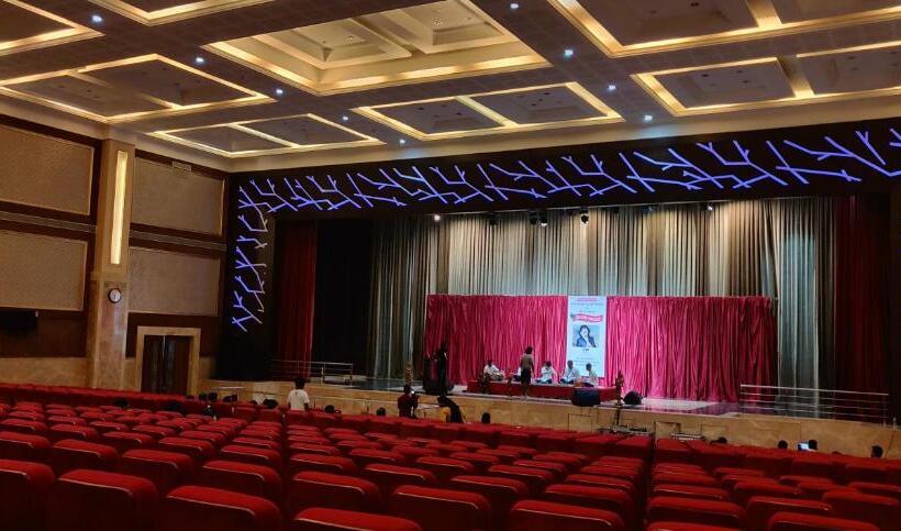 Uva Meridian Bay Resort & Spa