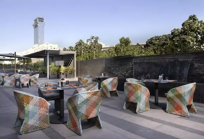 Tumbi West Palm Beach Hotel Dubai,tapestry Collection Hilton