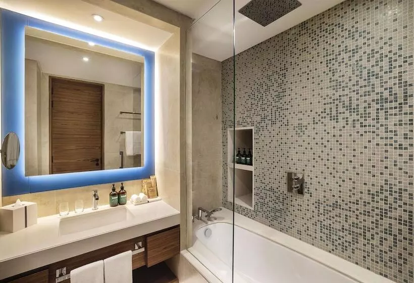 Tumbi West Palm Beach Hotel Dubai,tapestry Collection Hilton