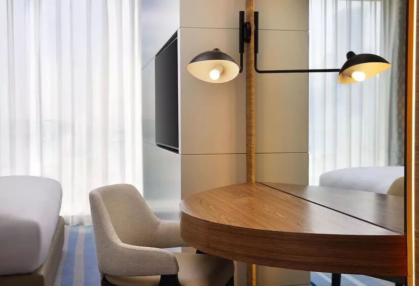 Tumbi West Palm Beach Hotel Dubai,tapestry Collection Hilton