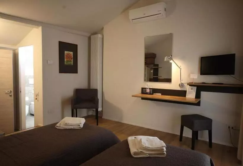 Aamiaismajoitus (B&B) 32 Bnb Camerecaffè