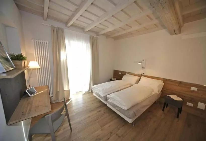 Aamiaismajoitus (B&B) 32 Bnb Camerecaffè