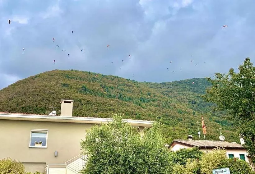 ベッドアンドブレックファースト Flyingaway