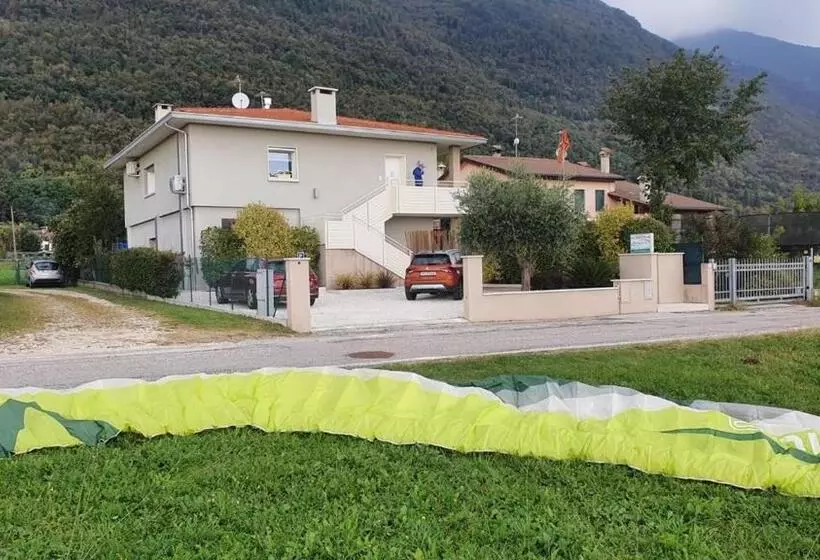 ベッドアンドブレックファースト Flyingaway