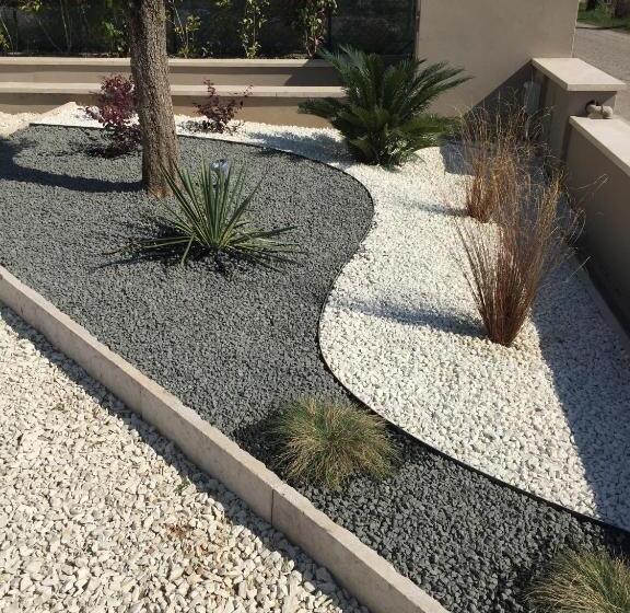 مبيت وإفطار Flyingaway